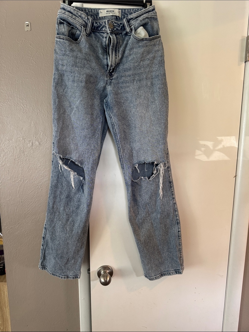 Hollister Women's High-Rise Light Wash Straight Wide Leg Ripped Jeans